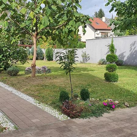 Diamond Palace Varaždin Buitenkant foto
